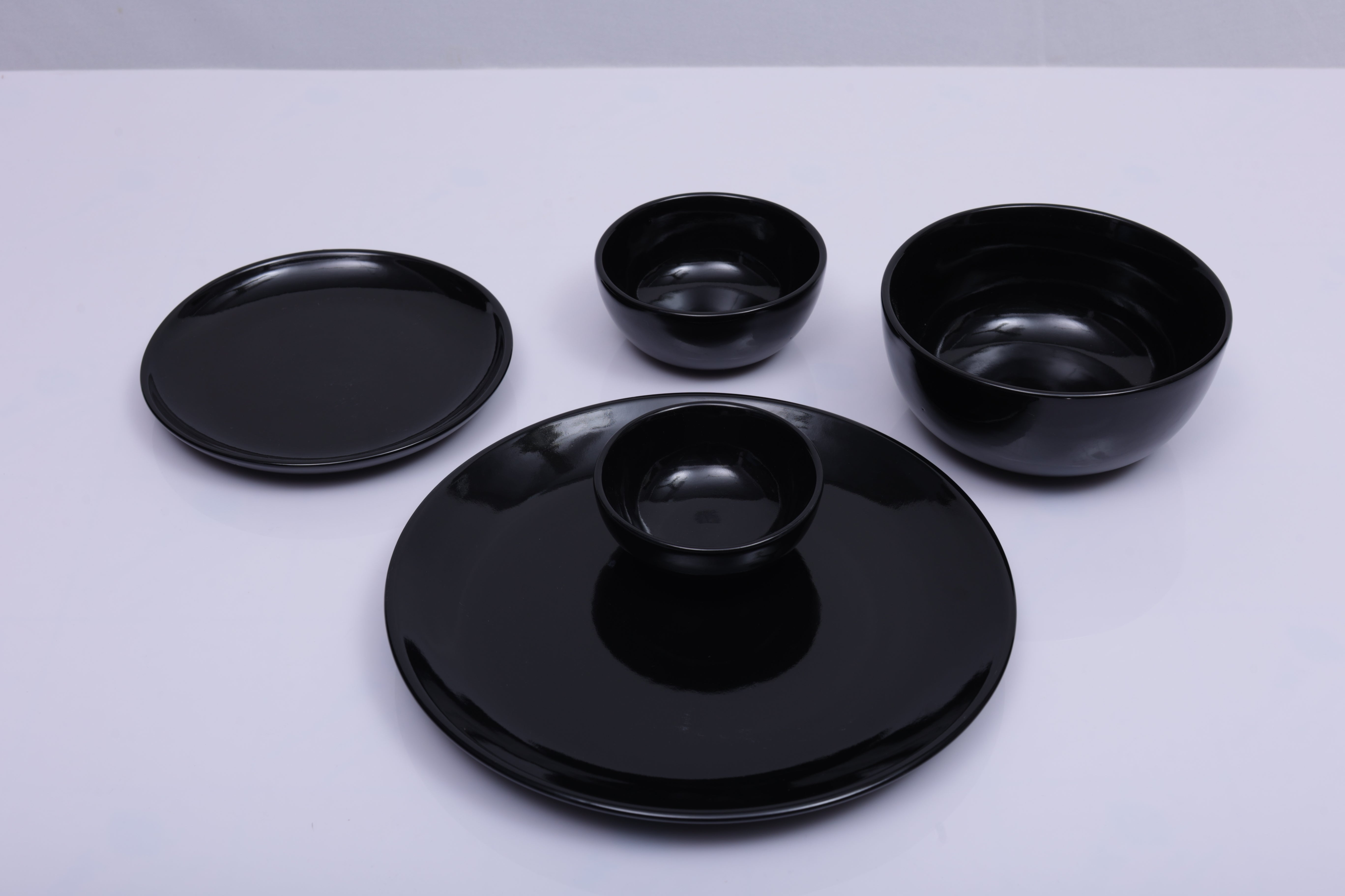 Black Glossy
 Dinner Set
